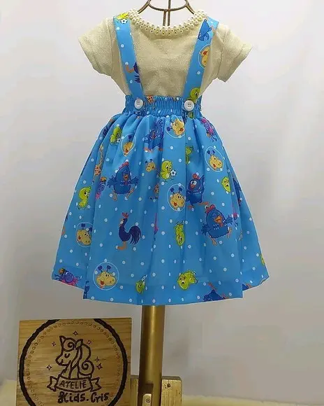 Jardineira galinha pintadinha