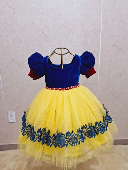 Vestido da Branca de Neve Barrado Renda