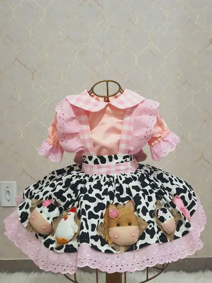 Vestido Jardineira Fazendinha Rosa