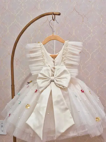 Vestido Tema Joaninha Luxuoso