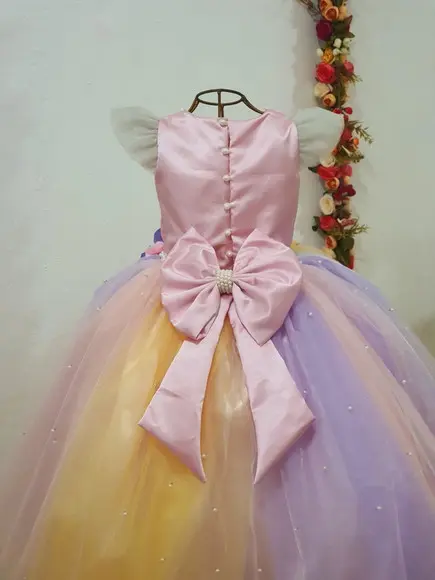 Vestido Unicórnio Arco-íris