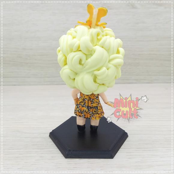 Mini Cult Effie com Roupa de Borboletas - Jogos Vorazes