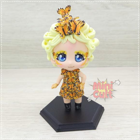 Mini Cult Effie com Roupa de Borboletas - Jogos Vorazes