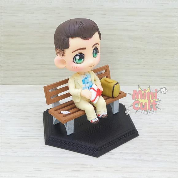 Mini Cult Forrest Gump no Banquinho com Bombons