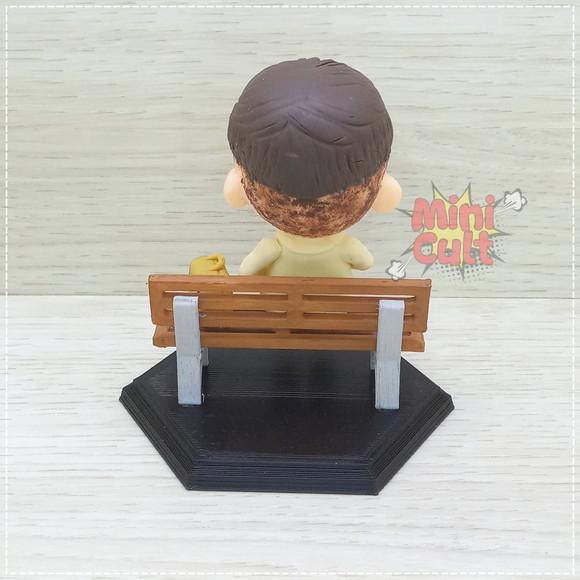 Mini Cult Forrest Gump no Banquinho com Bombons