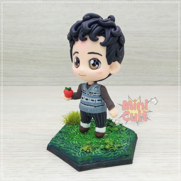 Mini Cult Gilbert Blythe com Maçã - Anne With An e