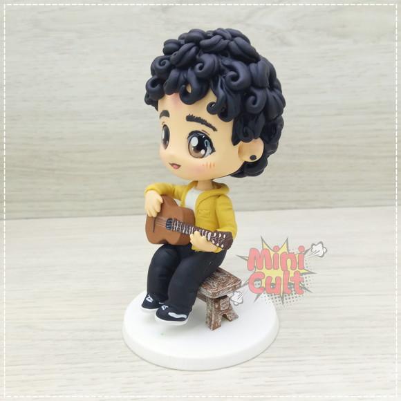 Mini Cult Personalizado com Banquinho e Violão