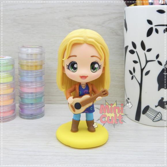 Mini Cult Phoebe Buffay com Violão - Friends
