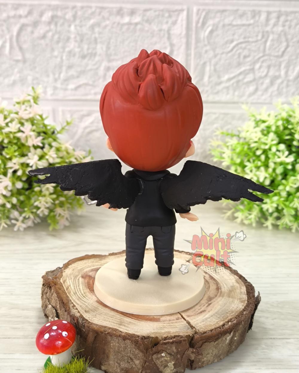 Mini Cult Crowley com Asas - Good Omens