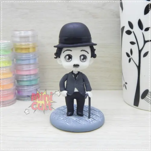 Mini Cult Carlitos / Charlie Chaplin (tons de Cinza)