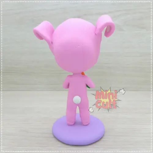 Mini Cult Chandler Bing com Fantasia de Coelho - Friends