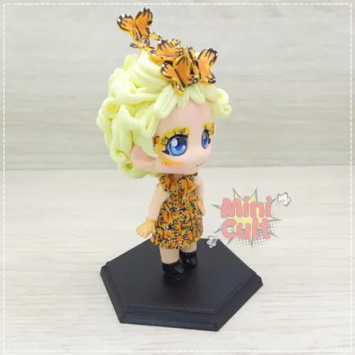 Mini Cult Effie com Roupa de Borboletas - Jogos Vorazes
