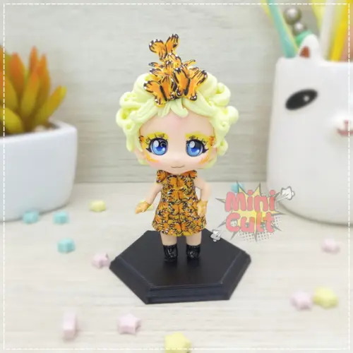 Mini Cult Effie com Roupa de Borboletas - Jogos Vorazes