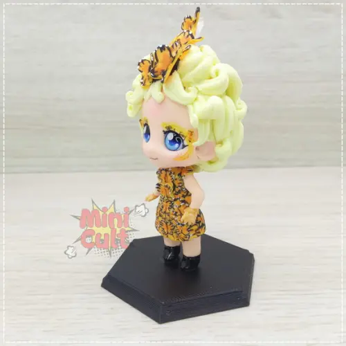 Mini Cult Effie com Roupa de Borboletas - Jogos Vorazes