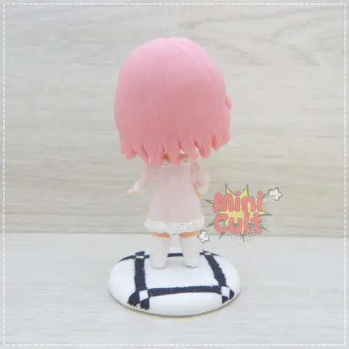 Mini Cult Enid Sinclair com Roupa do Baile - Wednesday