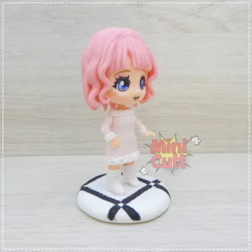 Mini Cult Enid Sinclair com Roupa do Baile - Wednesday