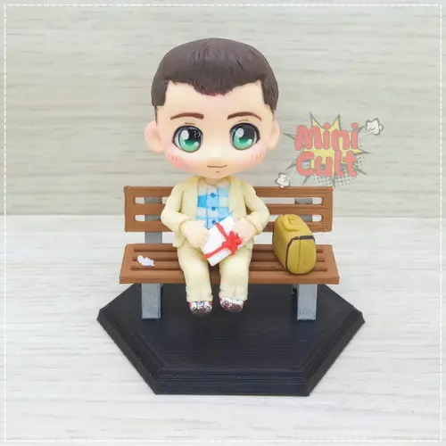 Mini Cult Forrest Gump no Banquinho com Bombons