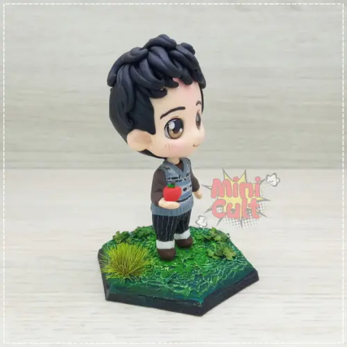Mini Cult Gilbert Blythe com Maçã - Anne With An e