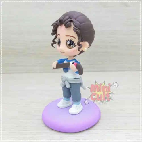 Mini Cult Kj Brandman com Taco de Hóquei - Paper Girls
