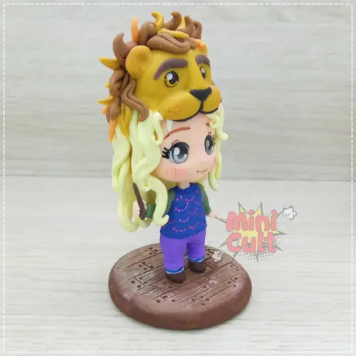 Mini Cult Luna Lovegood com Chapéu de Leão - Harry Potter