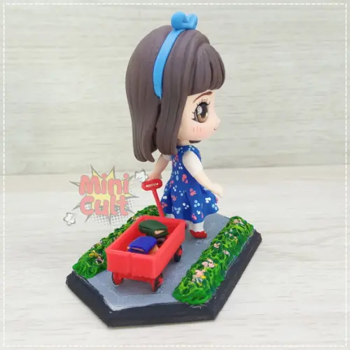Mini Cult Matilda com Carrinho de Livros