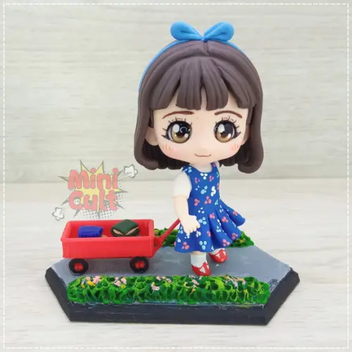 Mini Cult Matilda com Carrinho de Livros