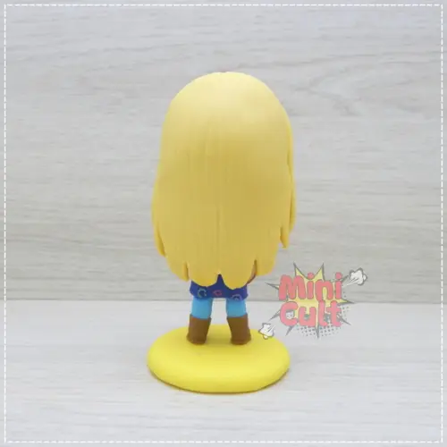 Mini Cult Phoebe Buffay com Violão - Friends