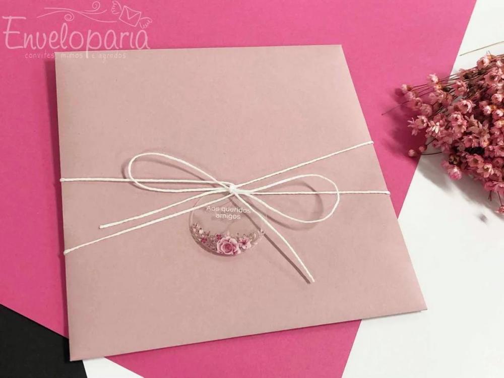 Convite Transparente Impressão Branca Rosas Envelope Rosé