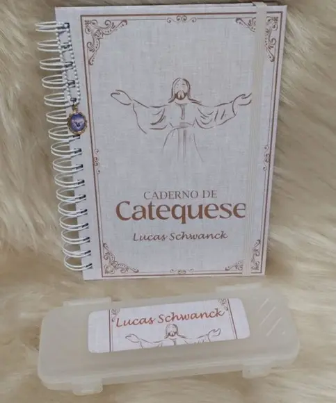 Kit Catequese (caderno +estojo e Pasta)