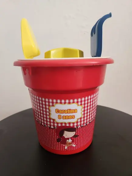 Balde de Praia Personalizado Chapeuzinho Vermelho
