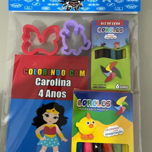 Kit para Colorir + Kit Massinha Mulher Maravilha