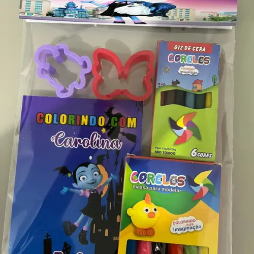 Kit para Colorir + Kit Massinha Vampirina
