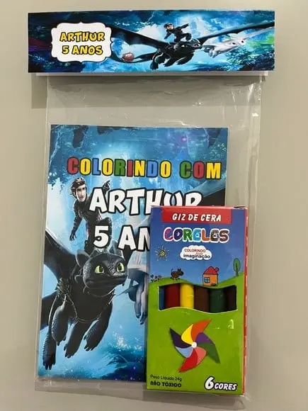 Kit para Colorir Revistinha com Giz Como Treinar Seu Dragão