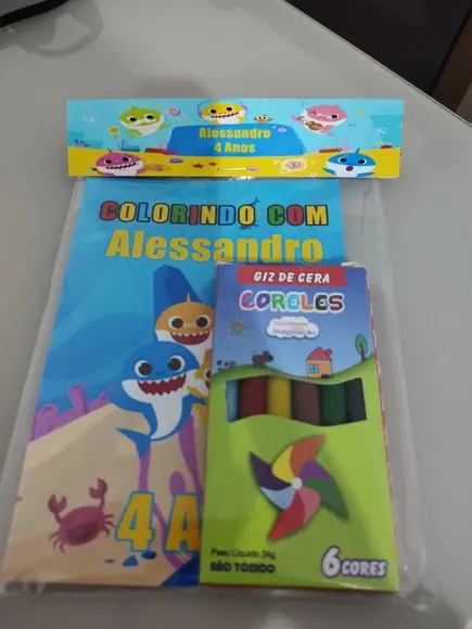 Kit para Colorir Revistinha com Giz de Cera Baby Shark