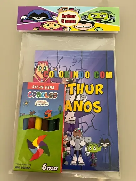 Kit para Colorir Revistinha com Giz de Cera Jovens Titãs