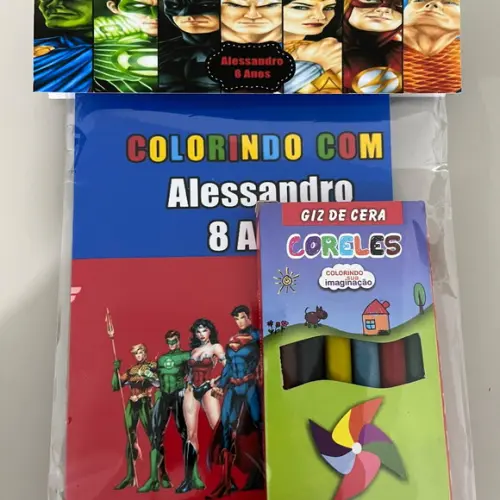 Kit para Colorir Revistinha com Giz de Cera Liga da Justiça