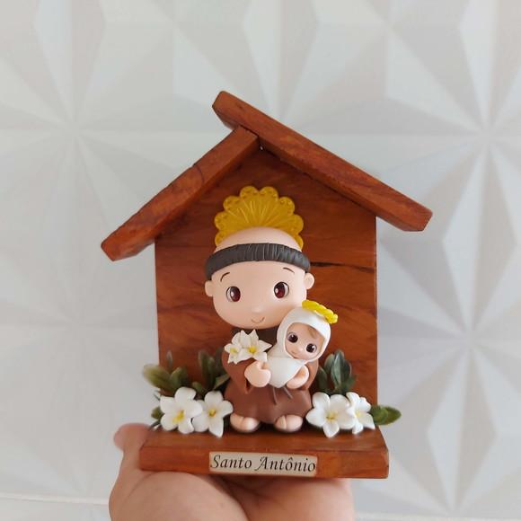 Santo Antônio em Biscuit na Capela de Madeira