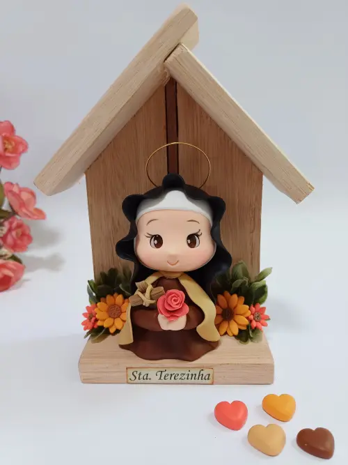 Santa Terezinha em Biscuit com Oratório de Madeira