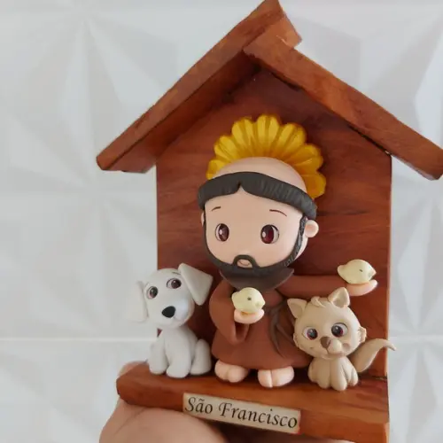 Imagem São Francisco de Assis em Biscuit na Capela de Madeira