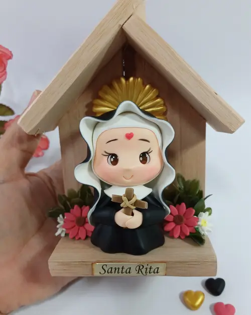 Santa Rita de Cássia em Biscuit com Oratório de Madeira