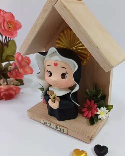 Santa Rita de Cássia em Biscuit com Oratório de Madeira
