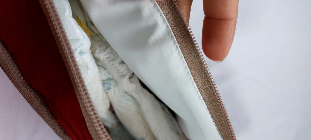 Necesseire do bebê - Porta fraldas com bolso para lenço umedeci