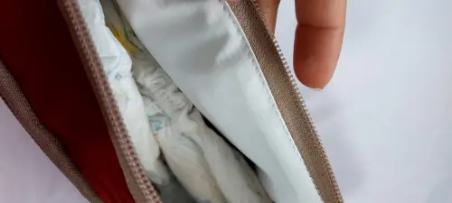 Necesseire do bebê - Porta fraldas com bolso para lenço umedeci
