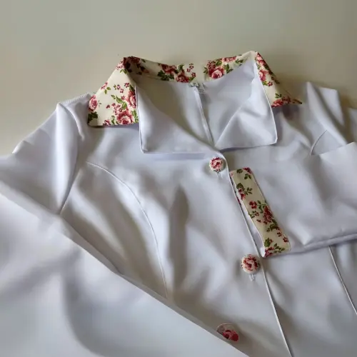 JALECO TEMAS FLORAL