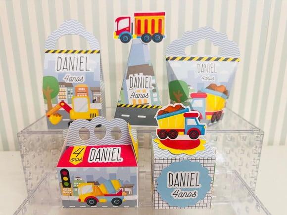 20 Personalizados Tema Caminhões