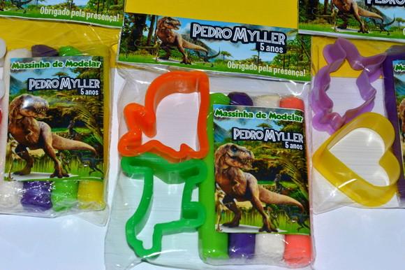 20 Kits com 4 Massinhas e 2 Moldes R$ 49,75