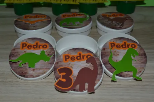 Latinhas tema Dinossauros