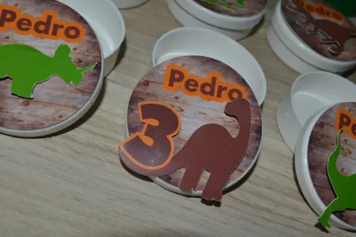 Latinhas tema Dinossauros