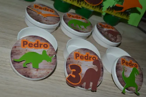 Latinhas tema Dinossauros