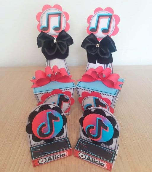Kit 15 Personalizados - Tiktok